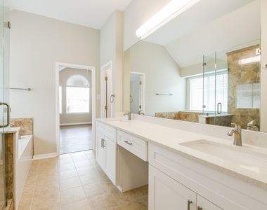 815 Robins Way - Photo Thumbnail 37