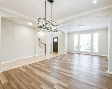 815 Robins Way - Photo Thumbnail 4
