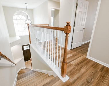 815 Robins Way - Photo Thumbnail 39