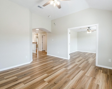 815 Robins Way - Photo Thumbnail 49