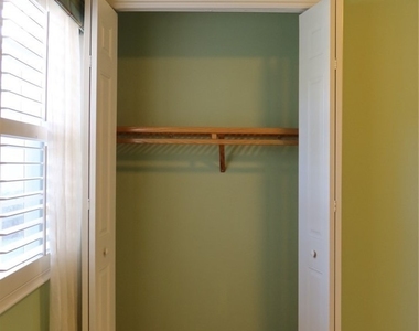 7168 Lemuria Circle - Photo Thumbnail 33