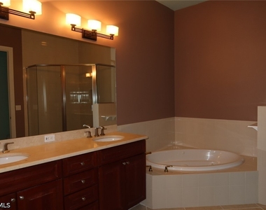 7168 Lemuria Circle - Photo Thumbnail 30