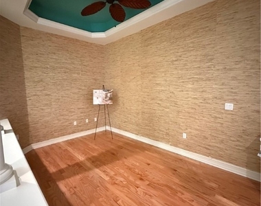7168 Lemuria Circle - Photo Thumbnail 3