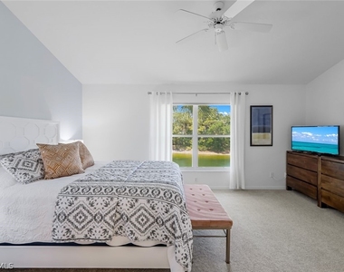 5360 Andover Drive - Photo Thumbnail 14
