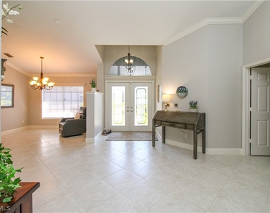 333 Wentworth Court - Photo Thumbnail 5