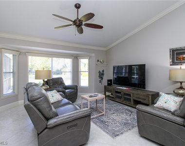 333 Wentworth Court - Photo Thumbnail 14