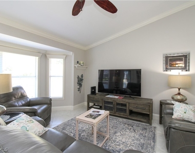 333 Wentworth Court - Photo Thumbnail 15