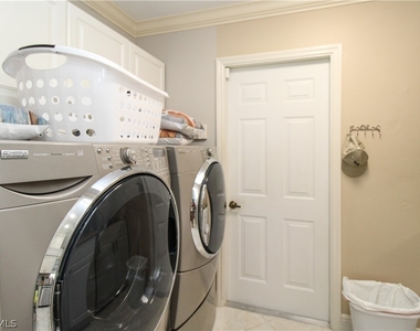 333 Wentworth Court - Photo Thumbnail 30