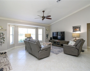 333 Wentworth Court - Photo Thumbnail 16