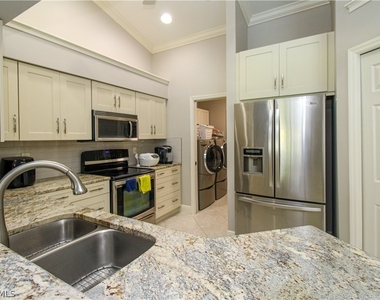 333 Wentworth Court - Photo Thumbnail 7