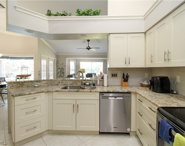 333 Wentworth Court - Photo Thumbnail 9