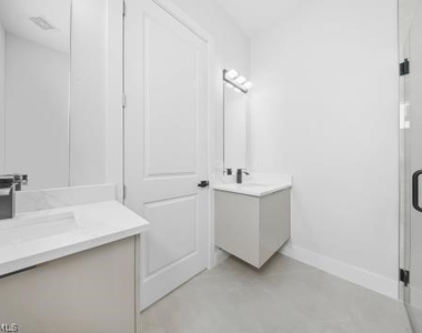 11607 Pawley Avenue - Photo Thumbnail 30