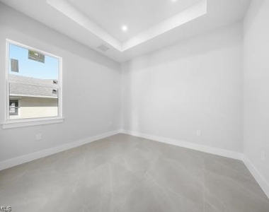 11607 Pawley Avenue - Photo Thumbnail 12