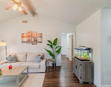 4606 Fitzwater Drive - Photo Thumbnail 9