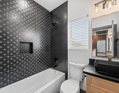 6813 Parkhurst Drive - Photo Thumbnail 10