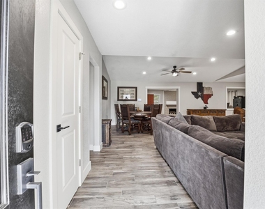 431 Dover Lane - Photo Thumbnail 1