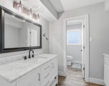 431 Dover Lane - Photo Thumbnail 9