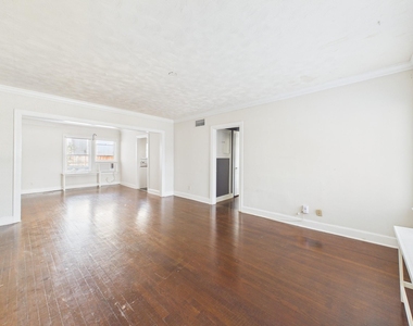 1920 Richmond Avenue - Photo Thumbnail 4