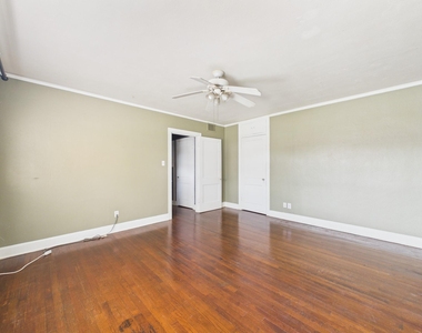1920 Richmond Avenue - Photo Thumbnail 10