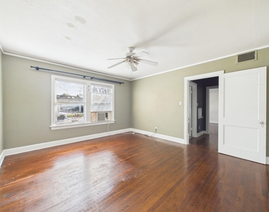 1920 Richmond Avenue - Photo Thumbnail 8