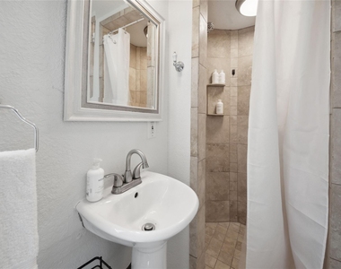 1105 Tulane Street - Photo Thumbnail 20