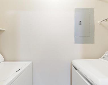 3502 Ocee Street - Photo Thumbnail 6