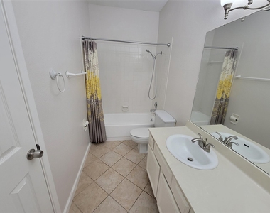 2025 Augusta Drive - Photo Thumbnail 17