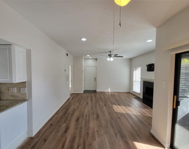 2025 Augusta Drive - Photo Thumbnail 7