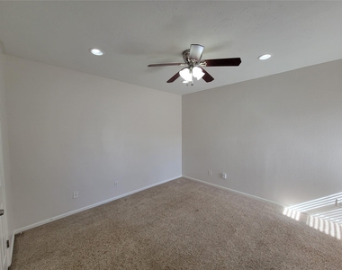 2025 Augusta Drive - Photo Thumbnail 21