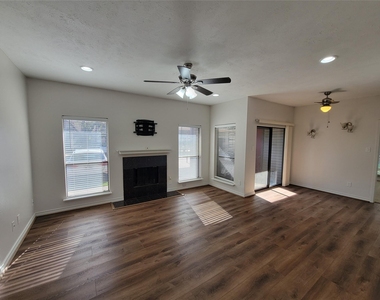 2025 Augusta Drive - Photo Thumbnail 5