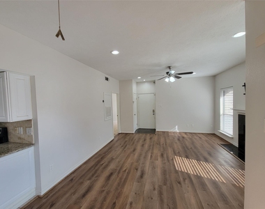 2025 Augusta Drive - Photo Thumbnail 10