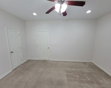 2025 Augusta Drive - Photo Thumbnail 27