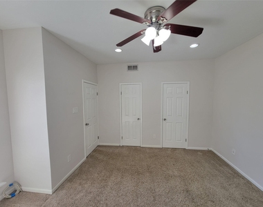2025 Augusta Drive - Photo Thumbnail 18