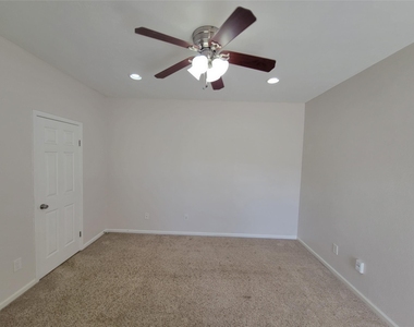 2025 Augusta Drive - Photo Thumbnail 20