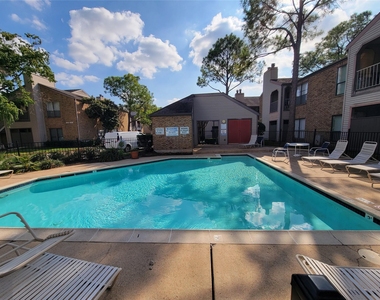 2025 Augusta Drive - Photo Thumbnail 31