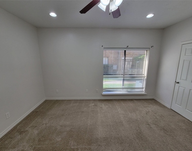 2025 Augusta Drive - Photo Thumbnail 23