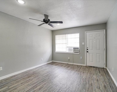 5117 Lavender St - Photo Thumbnail 3