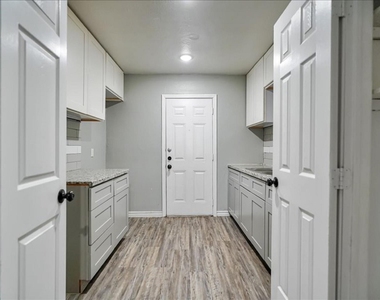 5117 Lavender St - Photo Thumbnail 6
