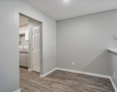 5117 Lavender St - Photo Thumbnail 5