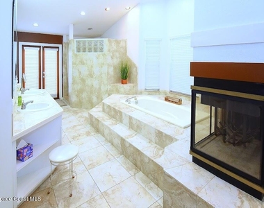 101 Island Grove Drive - Photo Thumbnail 25