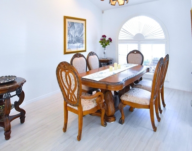 101 Island Grove Drive - Photo Thumbnail 8
