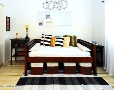 101 Island Grove Drive - Photo Thumbnail 32