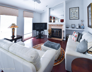101 Island Grove Drive - Photo Thumbnail 16