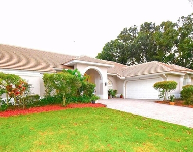 101 Island Grove Drive - Photo Thumbnail 2
