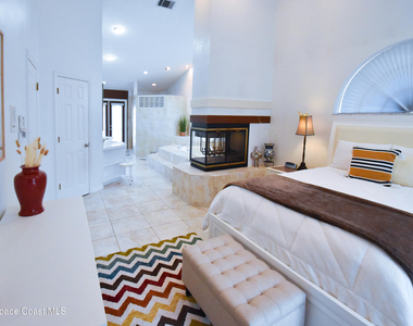 101 Island Grove Drive - Photo Thumbnail 23