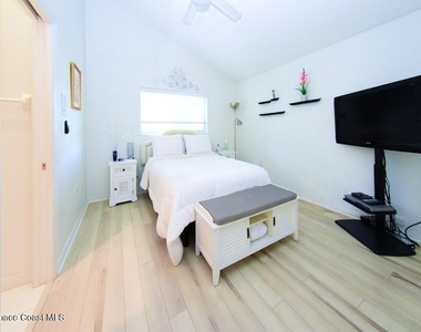 101 Island Grove Drive - Photo Thumbnail 30