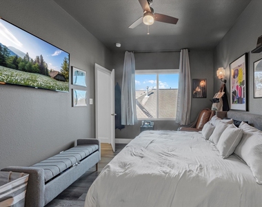 2222 Wavell Street - Photo Thumbnail 15