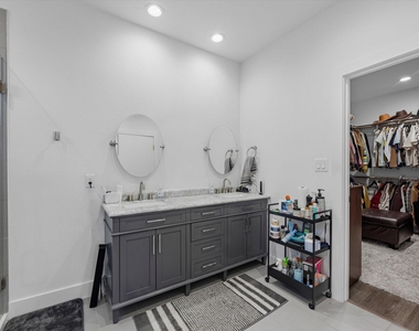 2222 Wavell Street - Photo Thumbnail 16