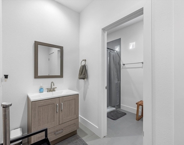 2222 Wavell Street - Photo Thumbnail 19