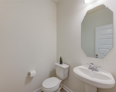22851 Fulton Landing Drive - Photo Thumbnail 9